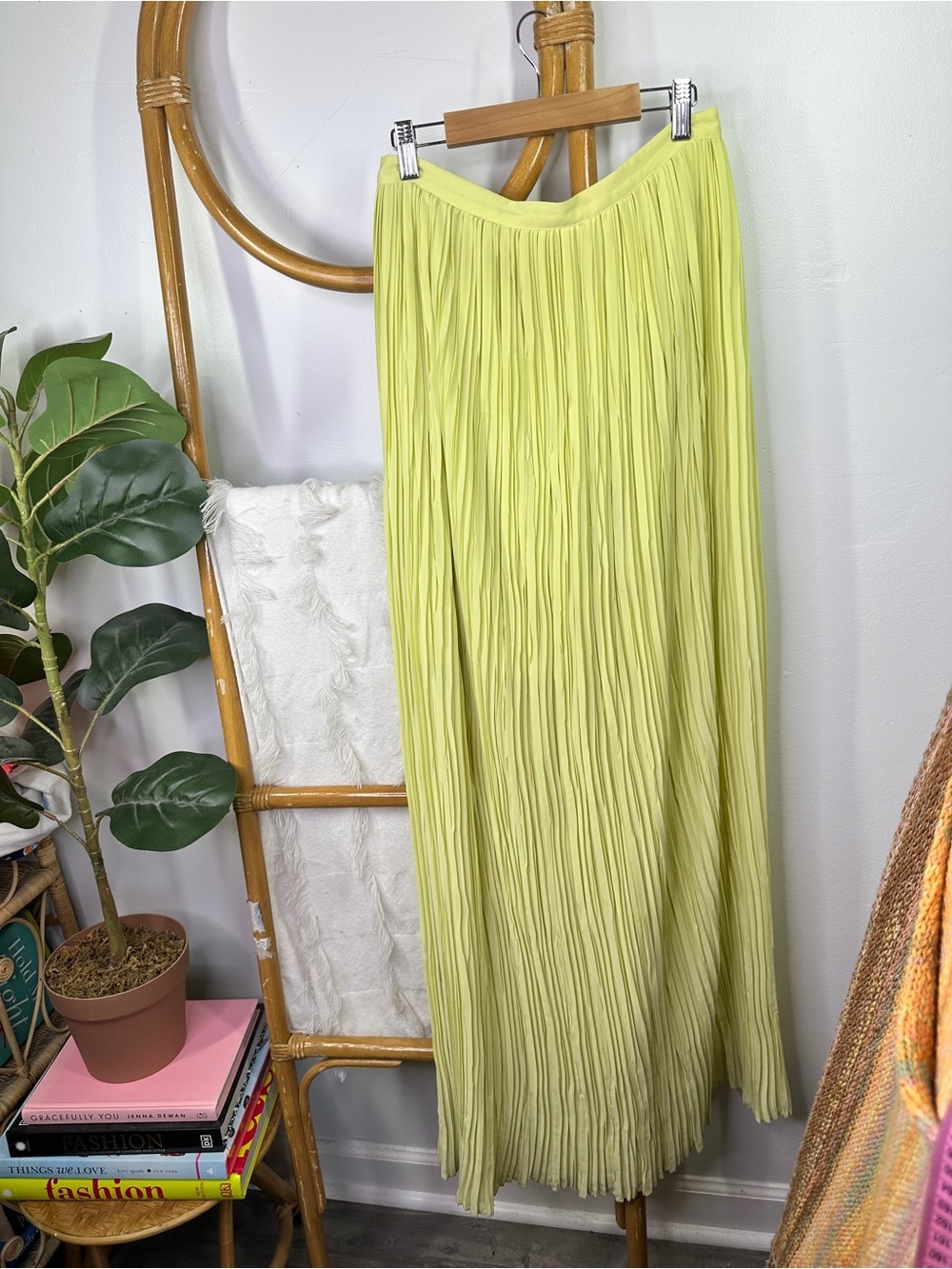 Alice and Olivia Chartreuse Accordion Maxi Skirt sz S/M